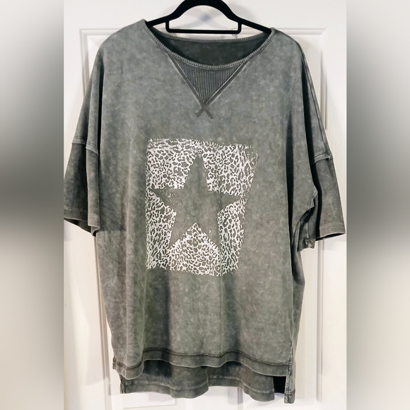 Philippine Gray Leopard Star Print Mineral Wash High Low Oversized Tee Sz XL - Picture 1 of 2